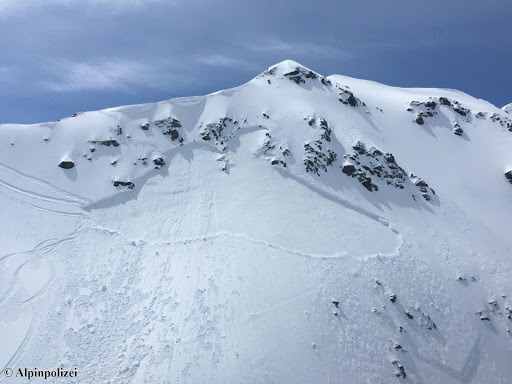 Vorsicht: Über Tirol verteilt weitere, zum Teil großflächige Lawinenabgänge im Nordsektor oberhalb von 2800m!