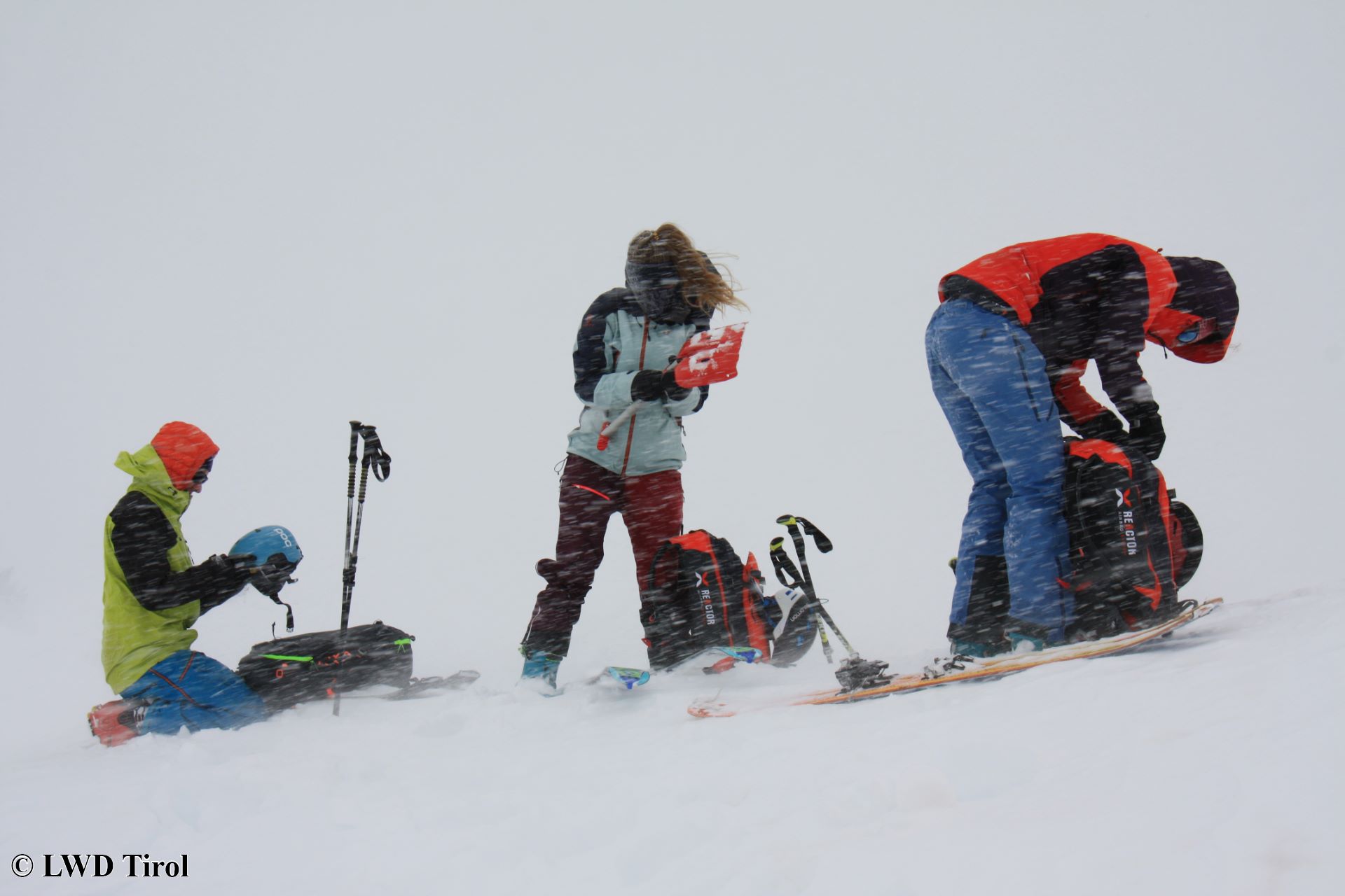 Kürzlicher Triebschnee bildet die Hauptgefahr – dieser ist zum Teil überschneit und dadurch schwierig zu erkennen!