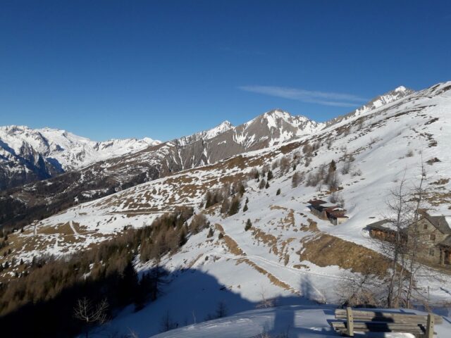 Fortschreitende Ausaperung im besonnten Gelände. Osttiroler Tauern (Foto. 16.01.2022)