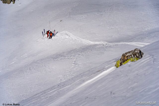 Schneedeckenuntersuchungen als Basis einer guten Lawinenprognose. Westliche Verwallgruppe (Foto: 25.01.2022)