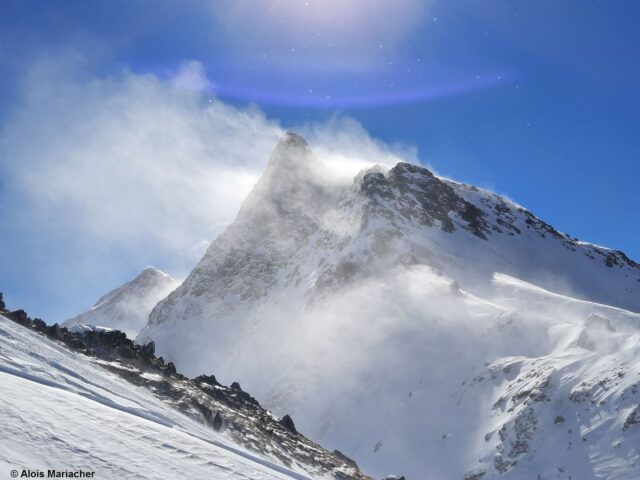 Schneeverfrachtungen auf den Bergen. Hier im Defereggental (Foto: 17.02.2022) Schneeverfrachtungen auf den Bergen. Hier im Defereggental (Foto: 17.02.2022)