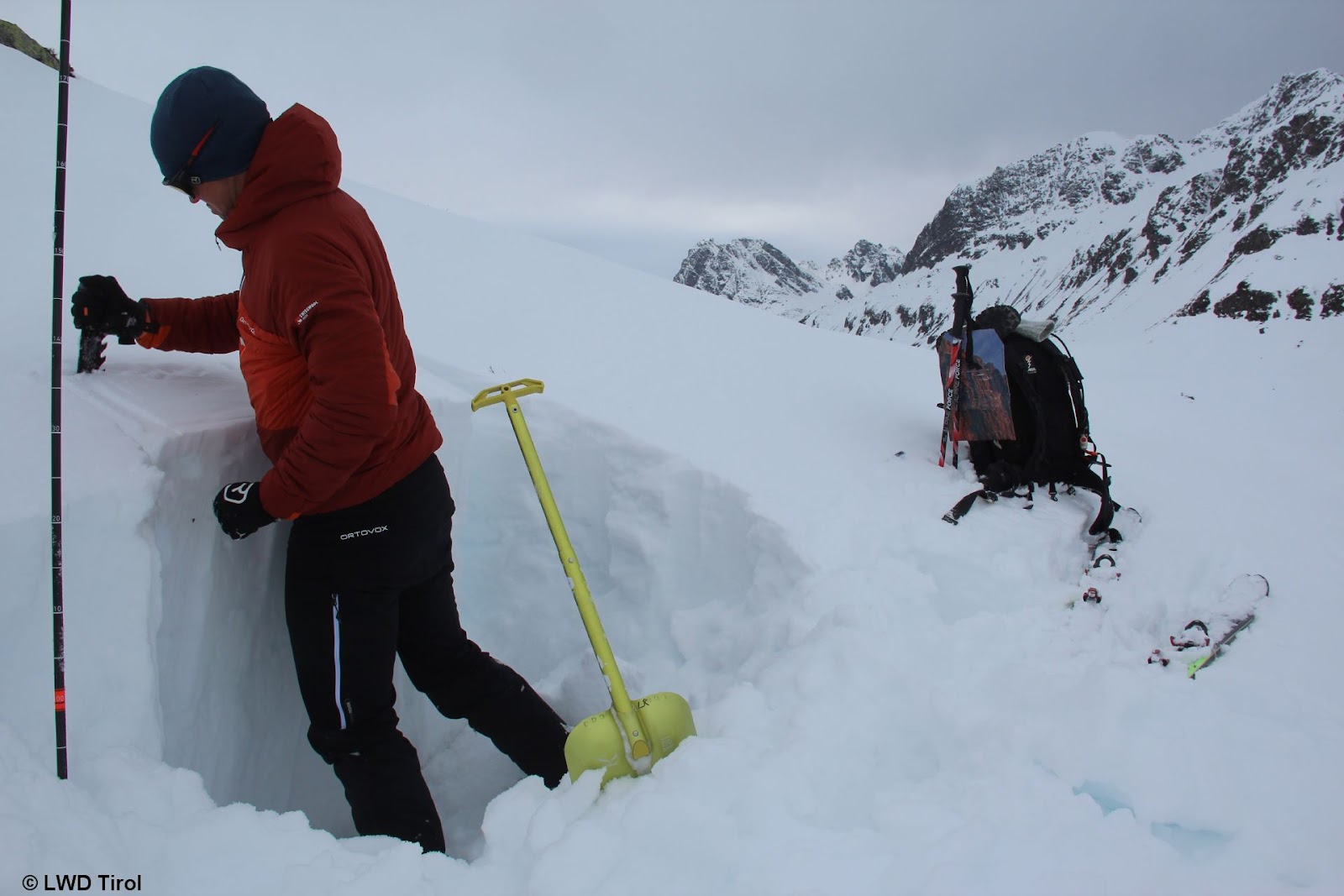 Schwachschichten im Altschnee bilden die Hauptgefahr