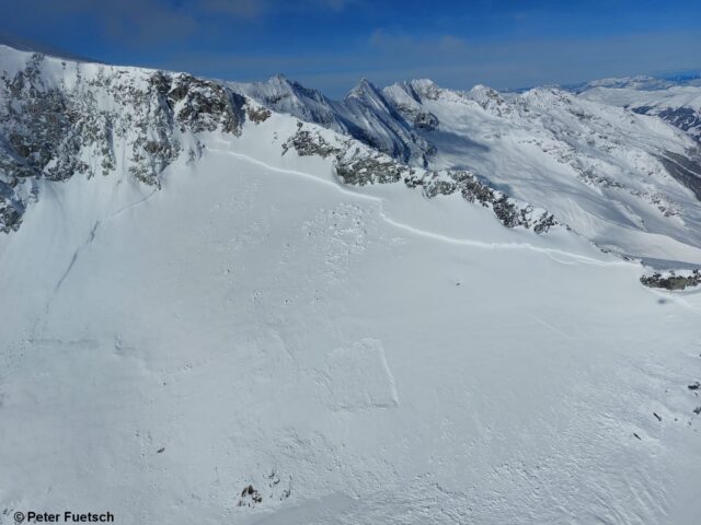 Spontanes, kammnahes Schneebrett in den Osttiroler Tauern vom 02.02.2022 (Foto: 03.02.2022)