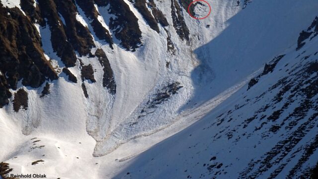 Eingekreist: Potentielles Gleitschneeproblem. Gamskopf. Westliche Kitzbüheler Alpen (Foto: 27.03.2022) Eingekreist: Potentielles Gleitschneeproblem. Gamskopf. Westliche Kitzbüheler Alpen (Foto: 27.03.2022)