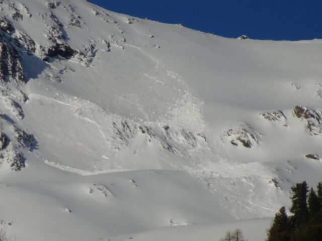 Lawinenabgang Felderkogel. Die Lawine wurde fernausgelöst. Nord: 2700m-2750m (Foto: 10.04.2022)