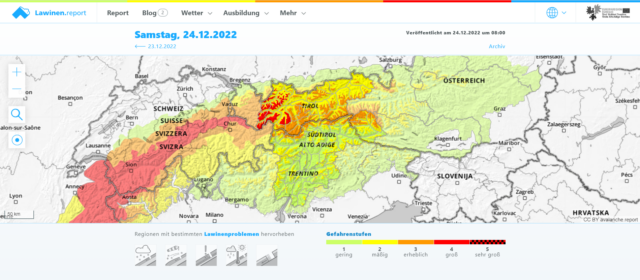 Vom 23.12. abends bis inkl. 25.12.2022 stuften wir die Lawinengefahr im Westen des Landes in der Höhe mit "groß", also Stufe 4 ein. Es handelte sich dabei um ein "Wintersportler-Groß"