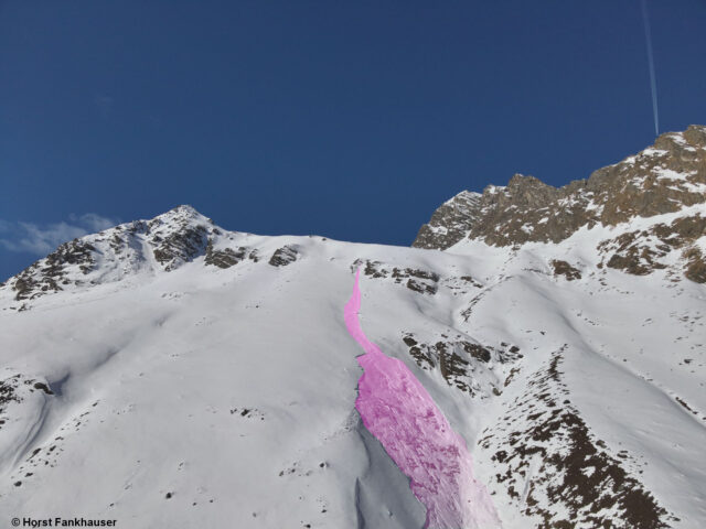 Eines der möglichen Szenarien für die kommenden Tage: Lockerschneelawine löst Schneebrettlawine aus. (Foto: 12.02.2023)