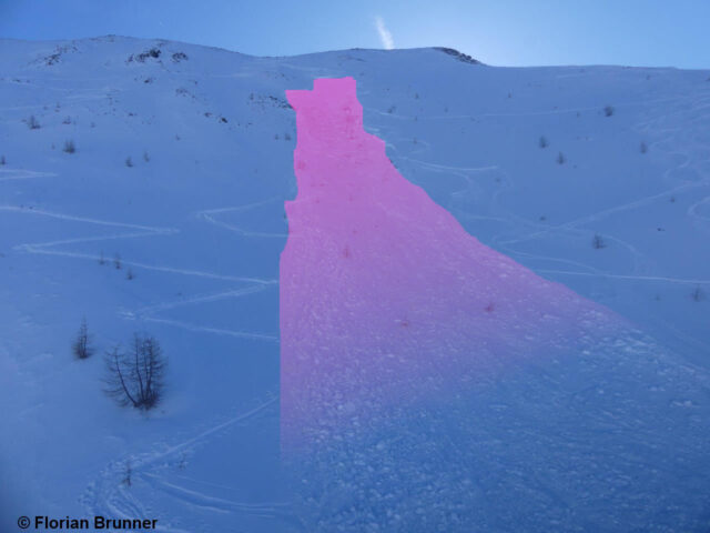 Lawinenauslösung Blankenstein bei Innervillgraten in den Östlichen Deferegger Alpen. 04.03.2023 2400m, NO, 40°. Eine Person verletzte sich am Knie.