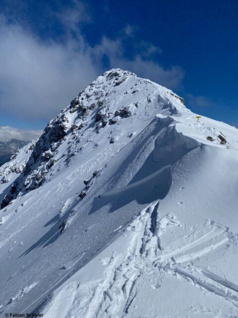 Kammnaher Triebschnee in den Allgäuer Alpen (Foto: 04.04.2023)