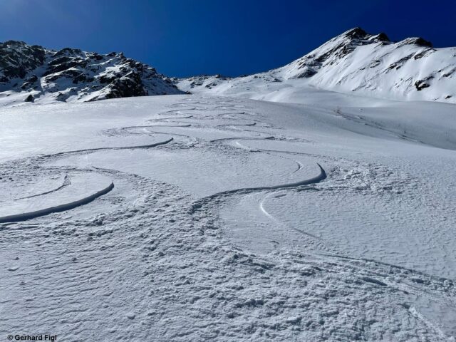 Die vergangene Woche stand vielerorts im Zeichen guten Pulverschnees. Karnische Alpen (Foto: 06.04.2023)