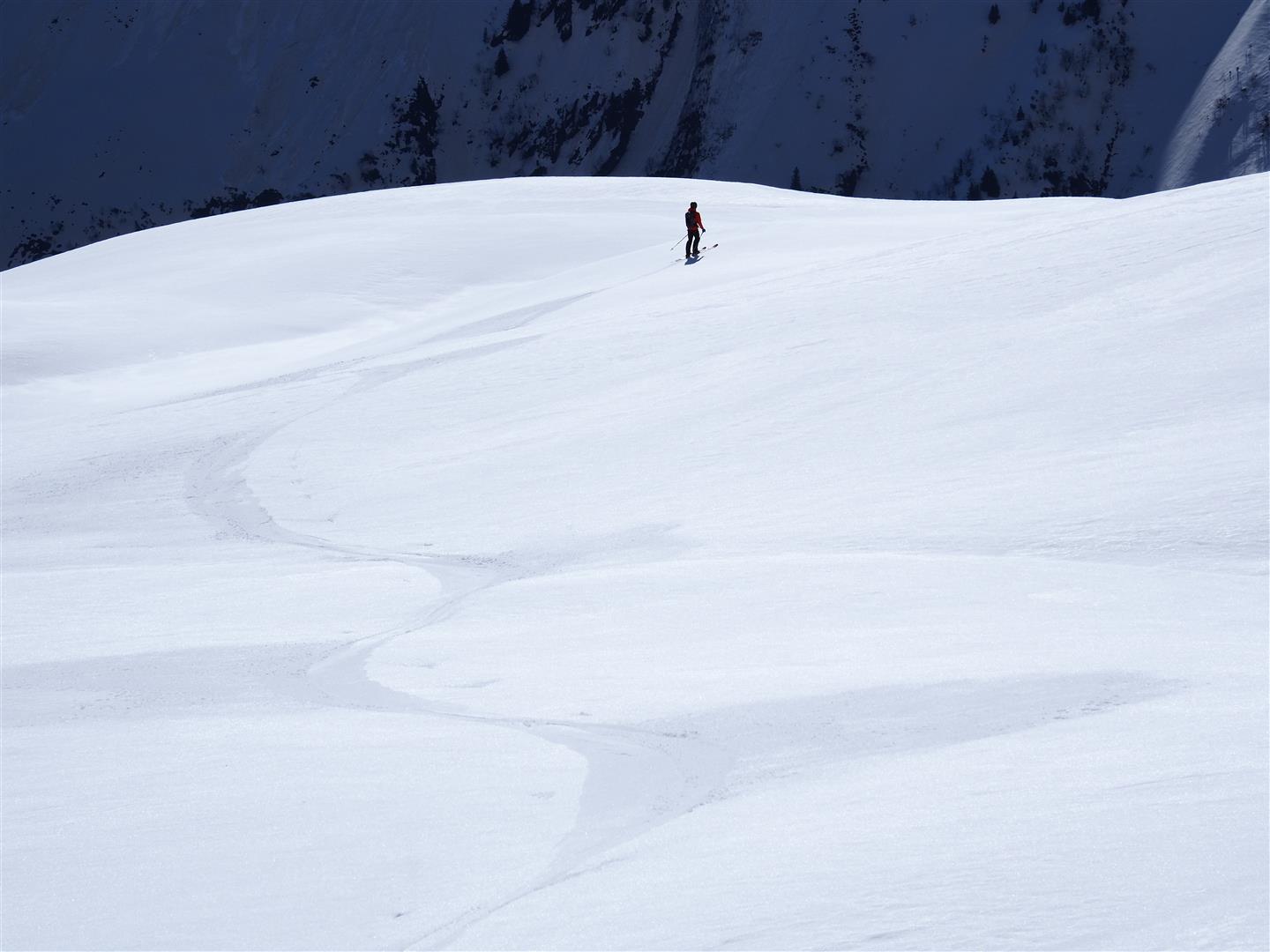 Ein Archivbild von Mitte April 2024: Ähnlich gute Firnverhältnisse herrschten am zweiten Maiwochenende. Nach guter nächtlicher Abstrahlung sorgte sonniges Wetter für skifahrerischen Genuss. Foto: © LWD Tirol, 06.04.2024.