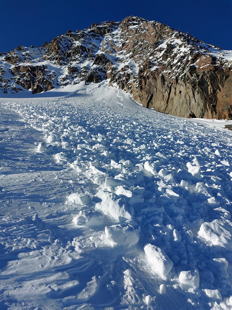 Schneebrett auf der Stubaier Wildspitze (© Günter Chwojan, 30.11.2024)