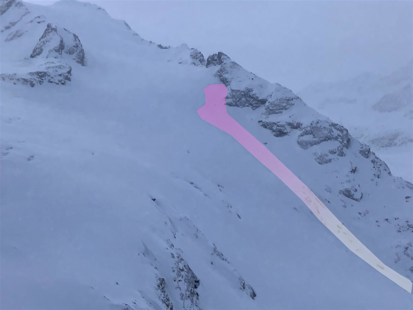 Lawinenabgang am Linken Fernerkogel in der Weißkugelgruppe. (Foto: 14.12.2024, Lukas Pössl)