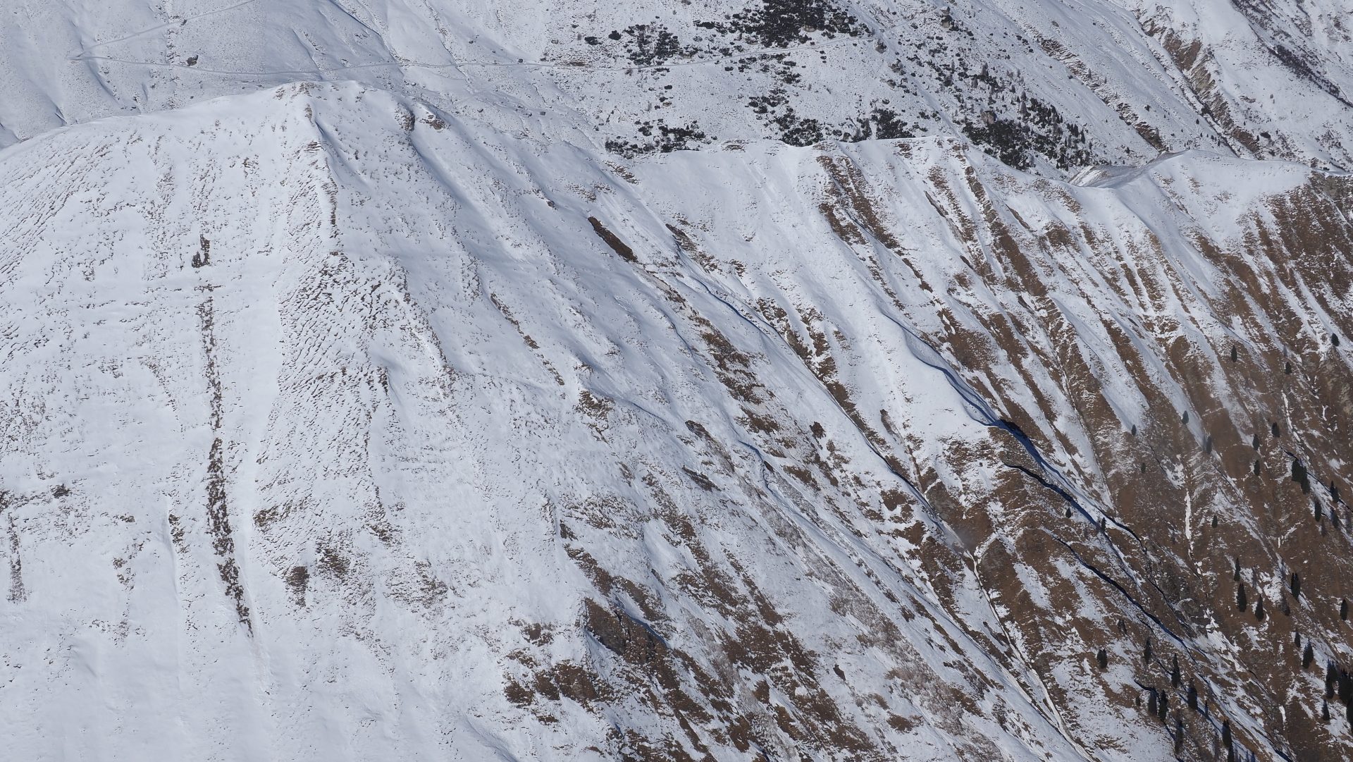 Gleitschneerutsche in den Zillertaler Alpen (Foto: 17.12.2024, © LWD Tirol)