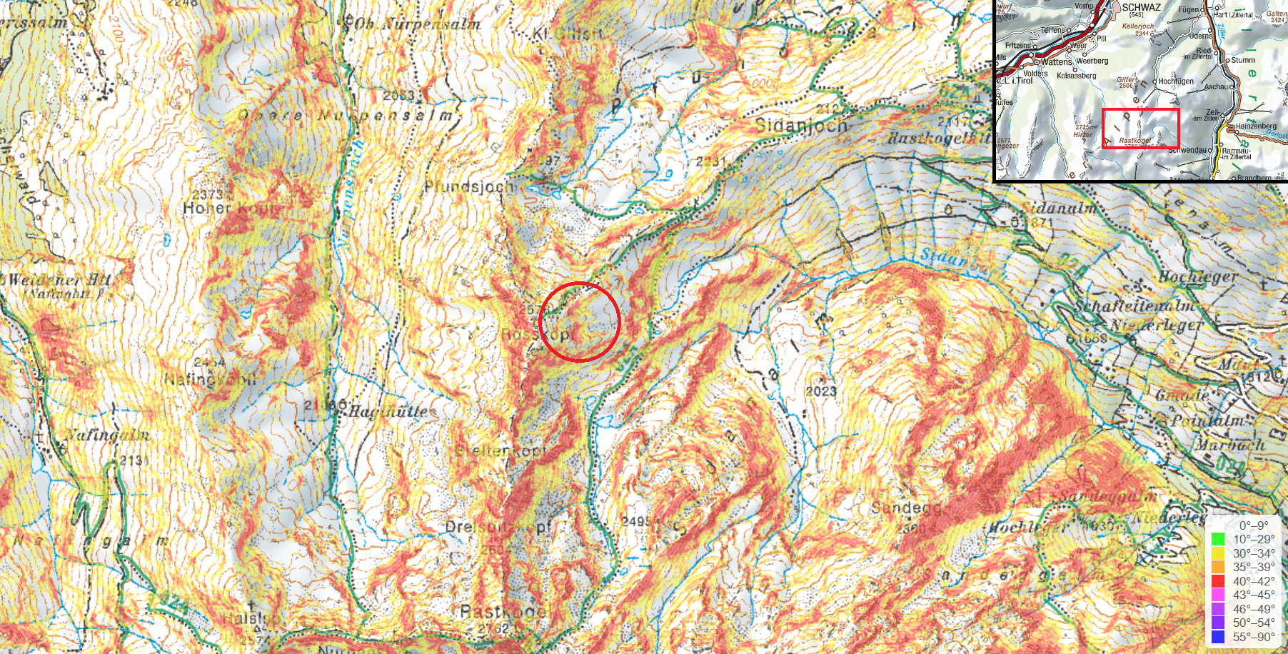Der Lawinenunfall ereignete sich in einem kammnahen Osthang auf 2500m, direkt unterhalb vom Rosskopf (2576m) in den östlichen Tuxer Alpen (©Openslopemap).
