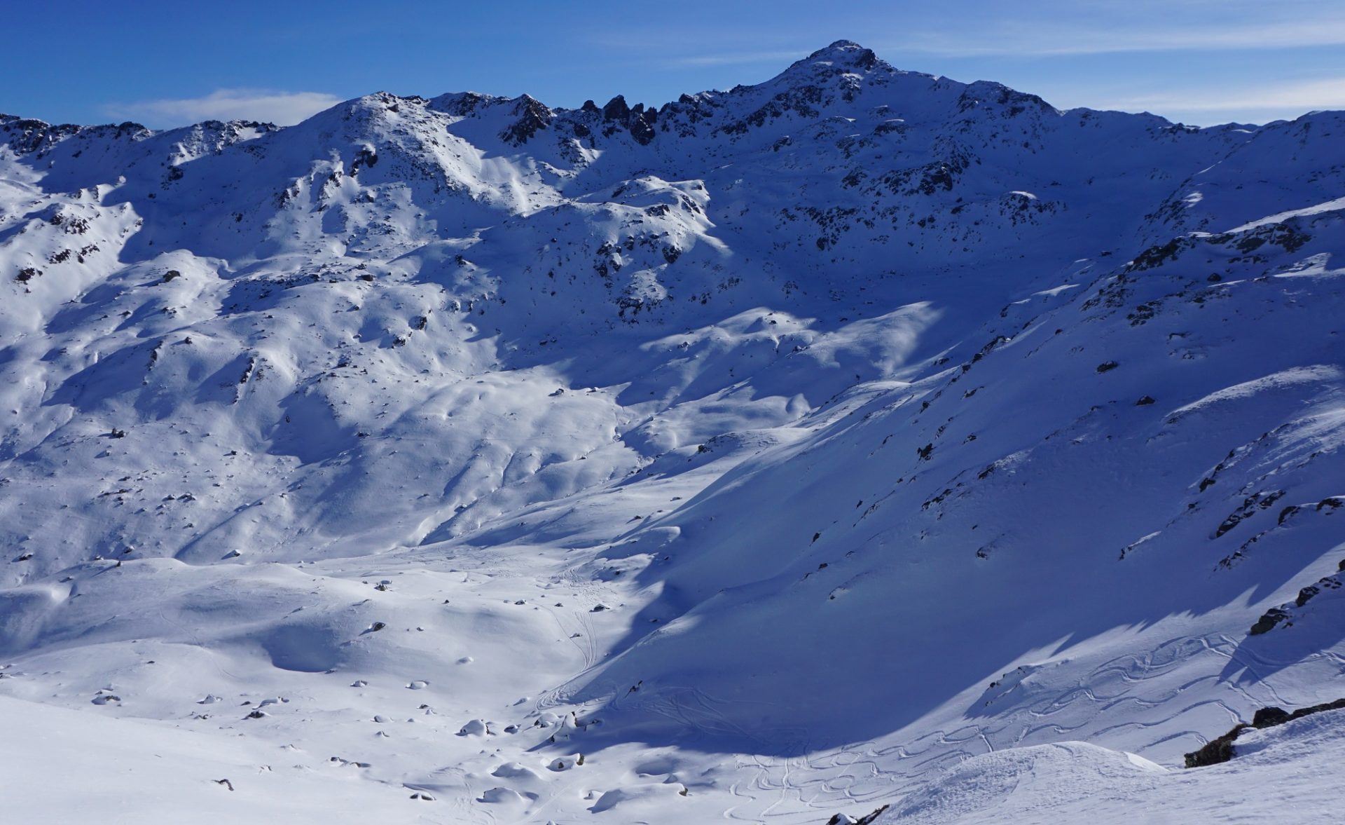 Auch das Nurpenstal in den Tuxer Alpen war vom Südföhn etwas abgeschattet und bot noch recht gute Skibedingungen (©Florian Wechselberger, 21.01.2025).