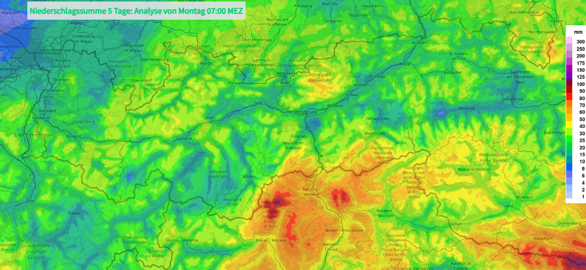 Akkumulierte Niederschlagssumme zwischen Mittwoch, 12.03. und Montag, 17.03. in Millimeter. Zwischen Ötztaler Hauptkamm und den Hohen Tauern sowie südlich davon fielen verbreitet 40 bis 70mm Niederschlag (©GeoSphere Austria).