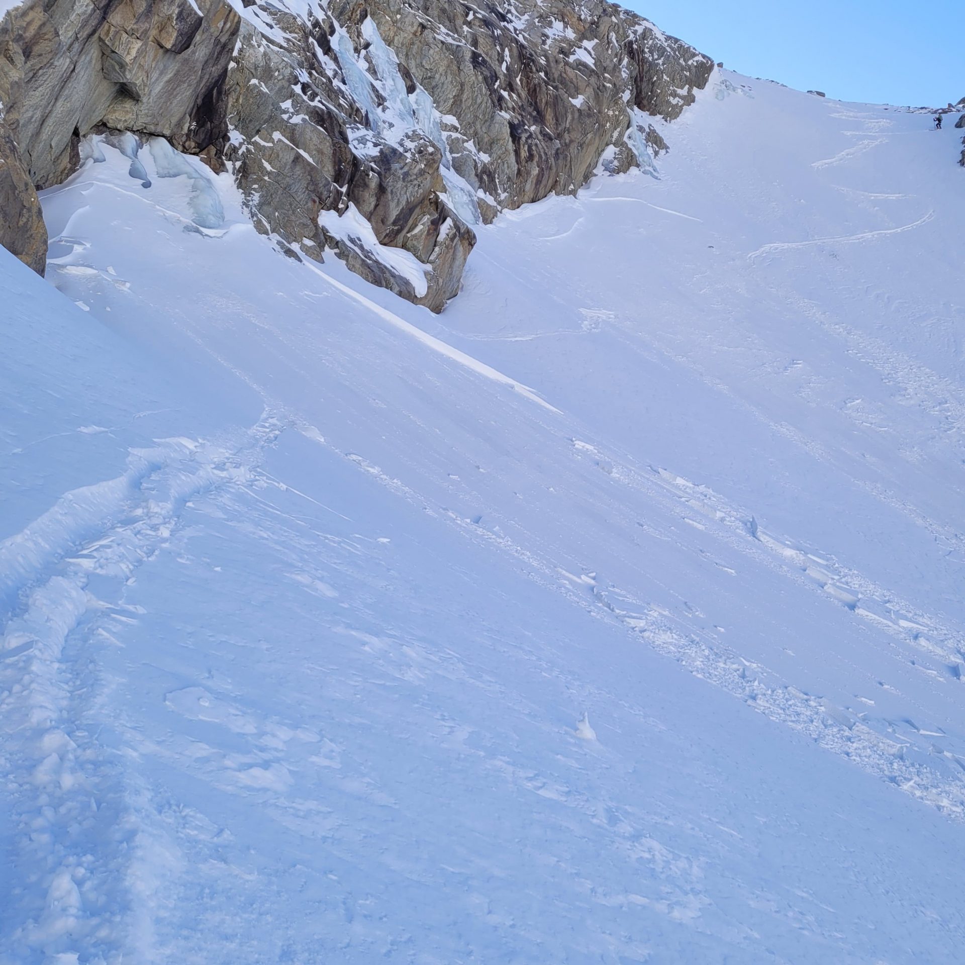 Gering mächtiger Triebschnee am Kaunergrat (© Philipp-Beckhove, 20.03.2025)