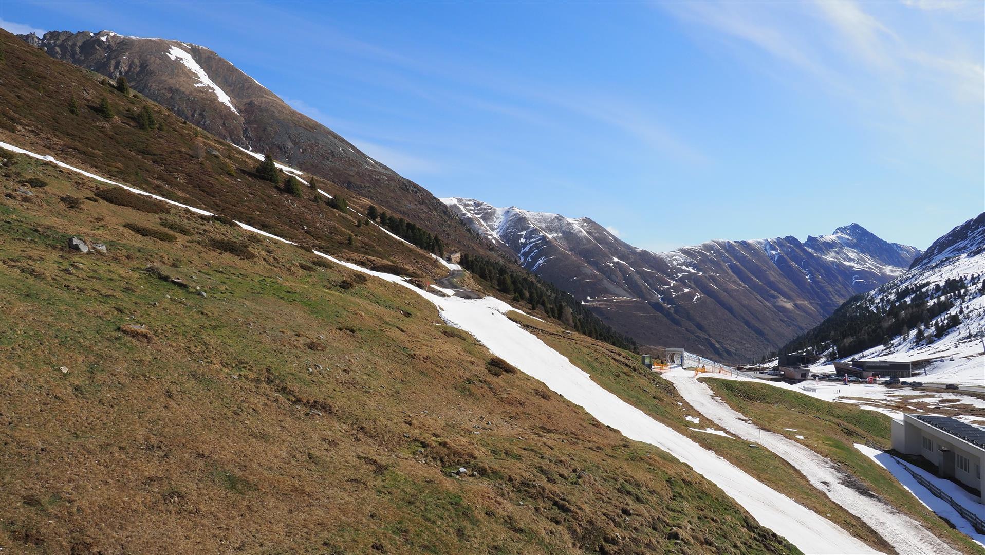 Der Frühling hält Einzug. Inzwischen sind die meisten Skigebiete geschlossen, wie hier im Kühtai. (©LWD Tirol, 19.04.2025)