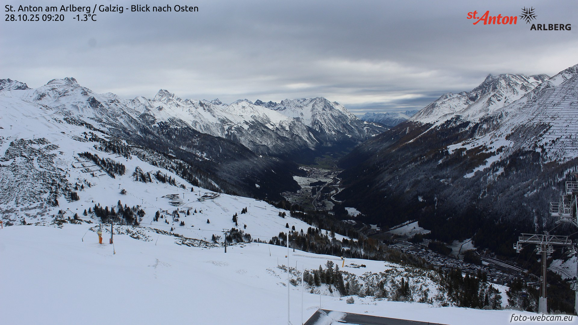 Blick vom Galzig am Arlberg Richtung Osten (© foto-webcam.eu, 28.10.2025)