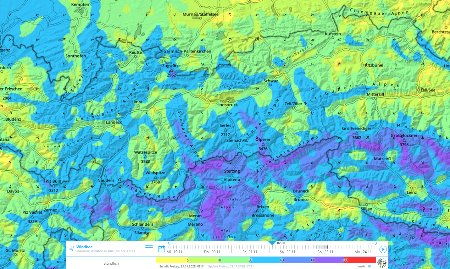 Prognose der Windböen für Samstag, 22.11. 02:00 Uhr. Entlang des Alpenhauptkammes in der Höhe wird vermehrt Schnee verfrachtet werden. (© GSA)