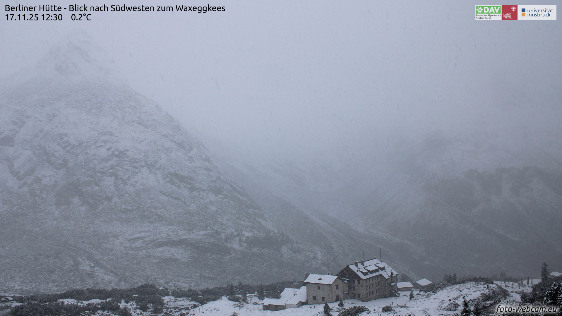 Schneefall im Bereich der Berliner Hütte in den Zillertaler Alpen (©foto-webcam.eu).