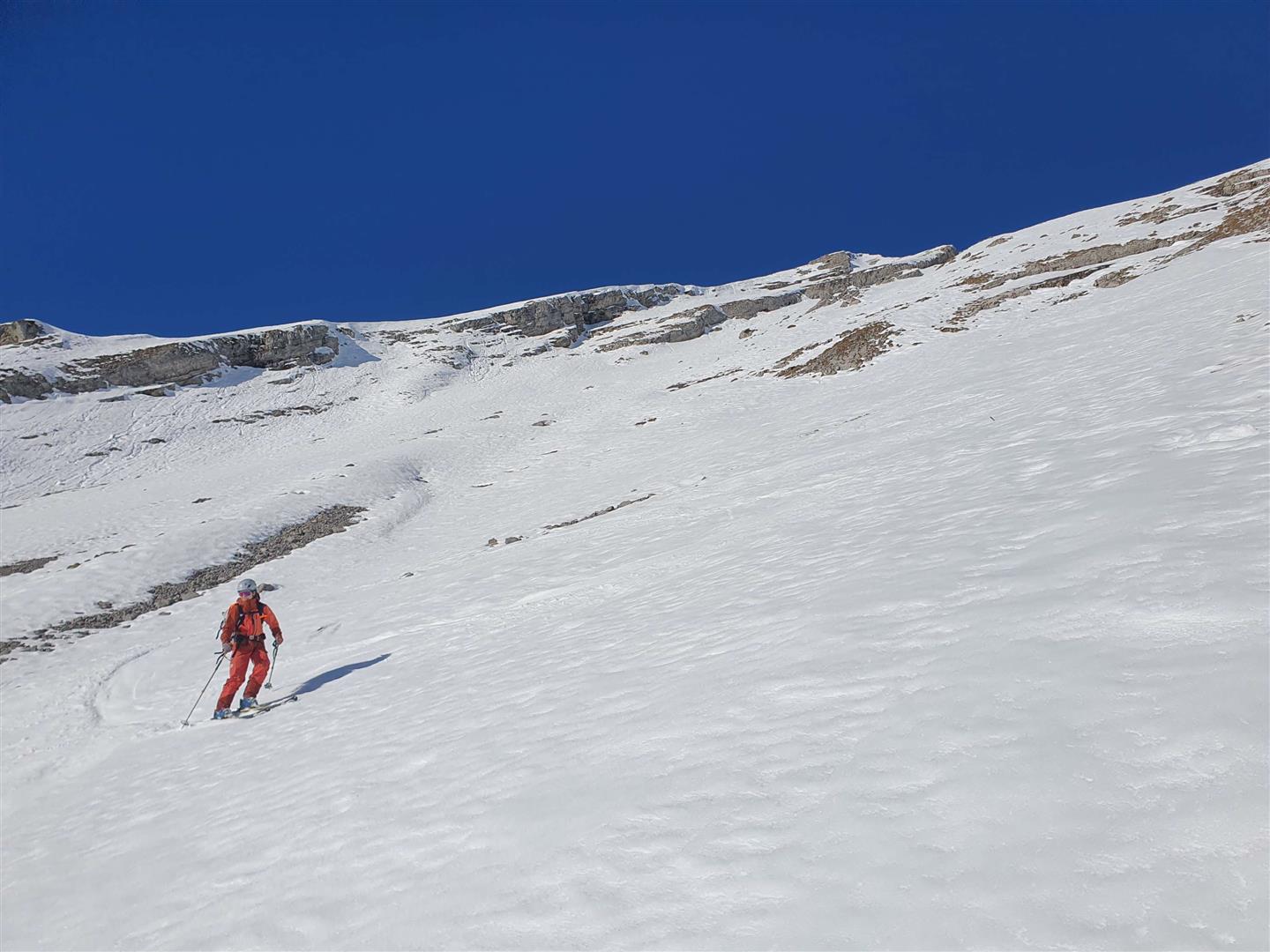 Abfahrt vom Pitzenegg im Außerfern (© Adrian Roth, 13.12.2025)