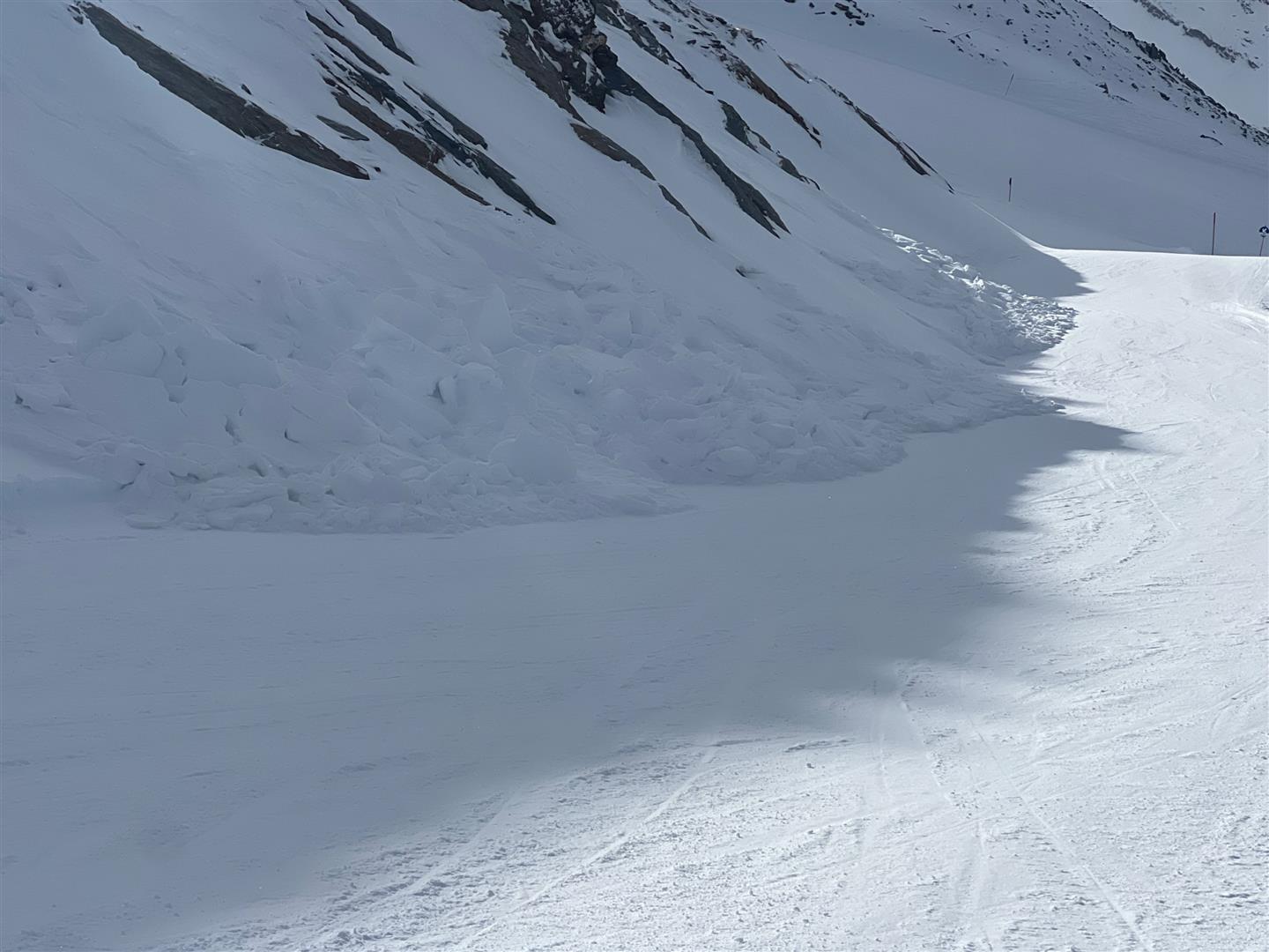 Kleinräumig frischer, störanfälliger Triebschnee in Hochgurgl in den Ötztaler Alpen (© Hugo Reindl, 16.12.2025)