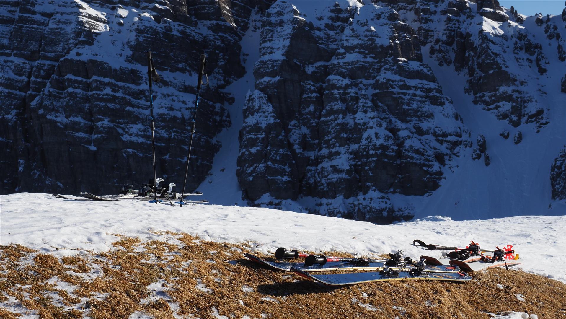 Il 2026 inizia con poca neve e, per lo più, un debole pericolo valanghe