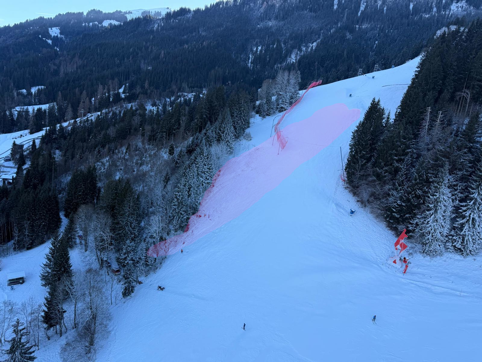 Lawinenabgang auf der gesperrten Streifabfahrt oberhalb von Kitzbühel vom 31.12.2025 (© Alpinpolizei, 31.12.2025)