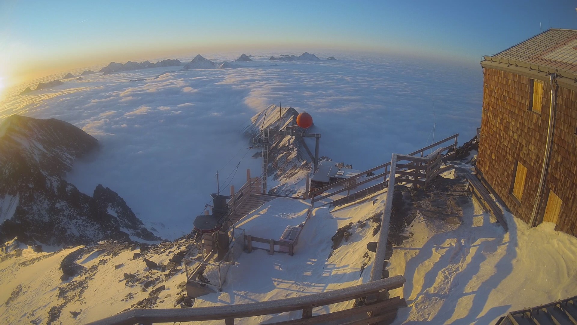 Hochnebel unterhalb der Adlersruhe in der Glocknergruppe (© Anton Riepler, 18.02.2026)