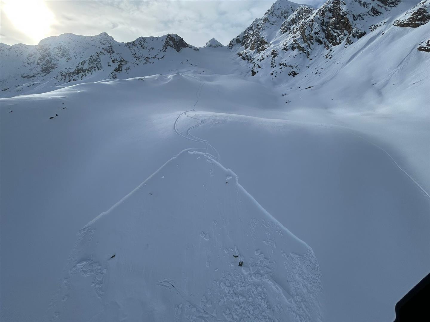 Lawinenabgang K2 im Pitztal. 2 Personen waren betroffen. Verloren Ausrüstung. Wurden mit Hubschrauber geborgen. (© Alpinpolizei, 30.01.2026)