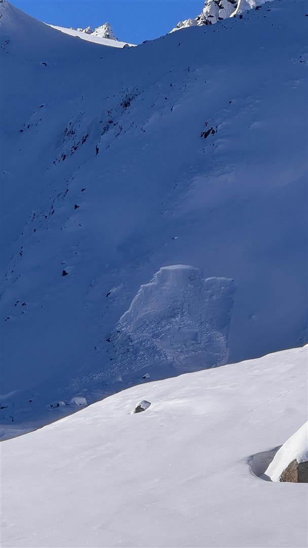 Hohe Störanfälligkeit der Schneedecke. Potential für Fernauslösungen (© Günter Chwojan, 31.01.2026)
