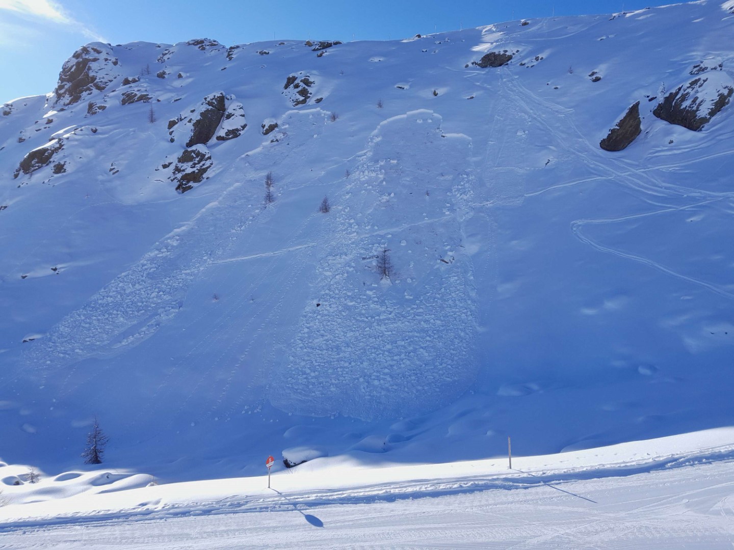 Lawinenauslösungen im Pistennahbereich. Thurntaler in der Region  Deferegger Alpen Ost (© Barbara Fink, 01.02.2026)