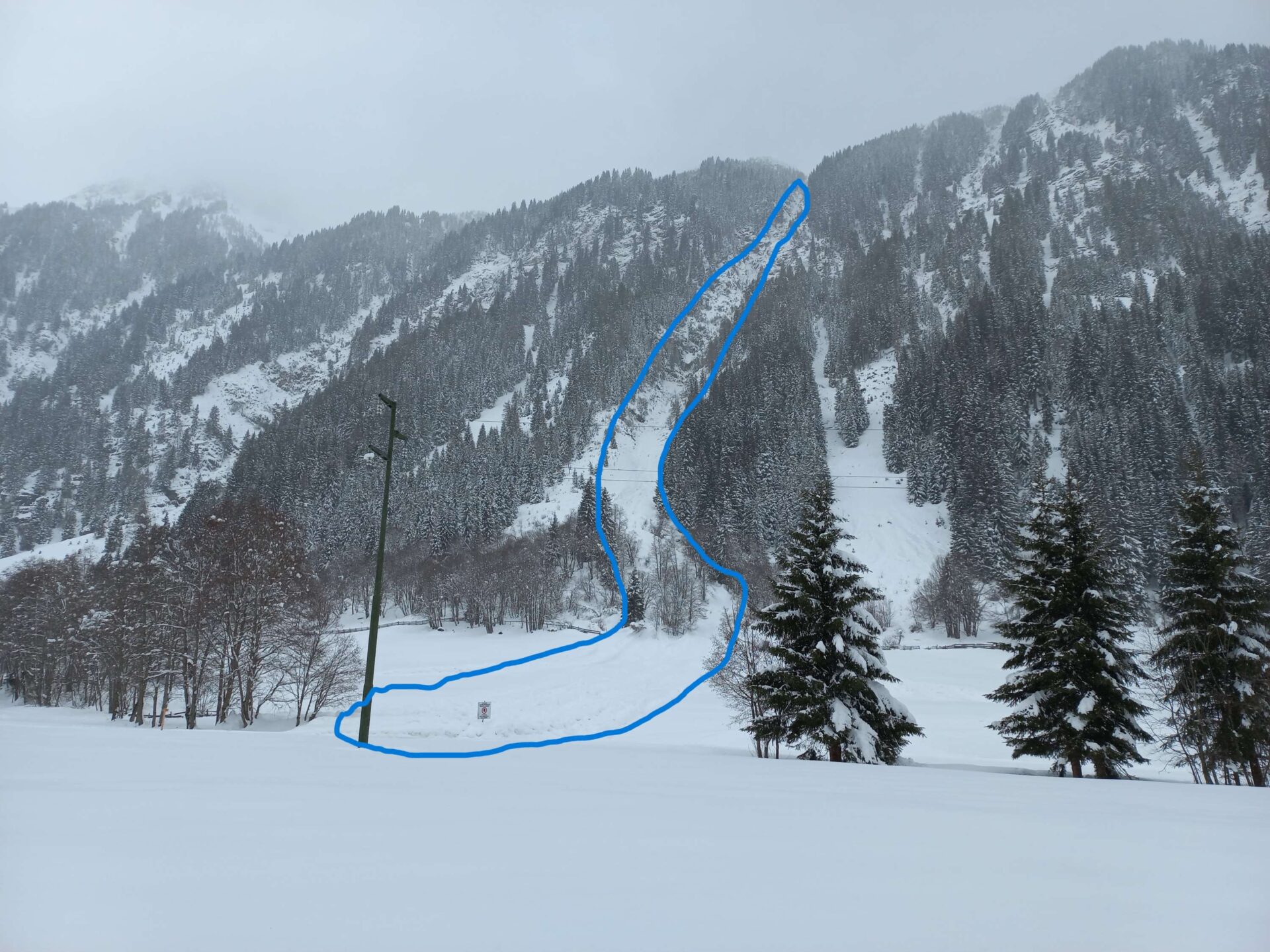 Condizioni mutevoli dopo molta neve fresca