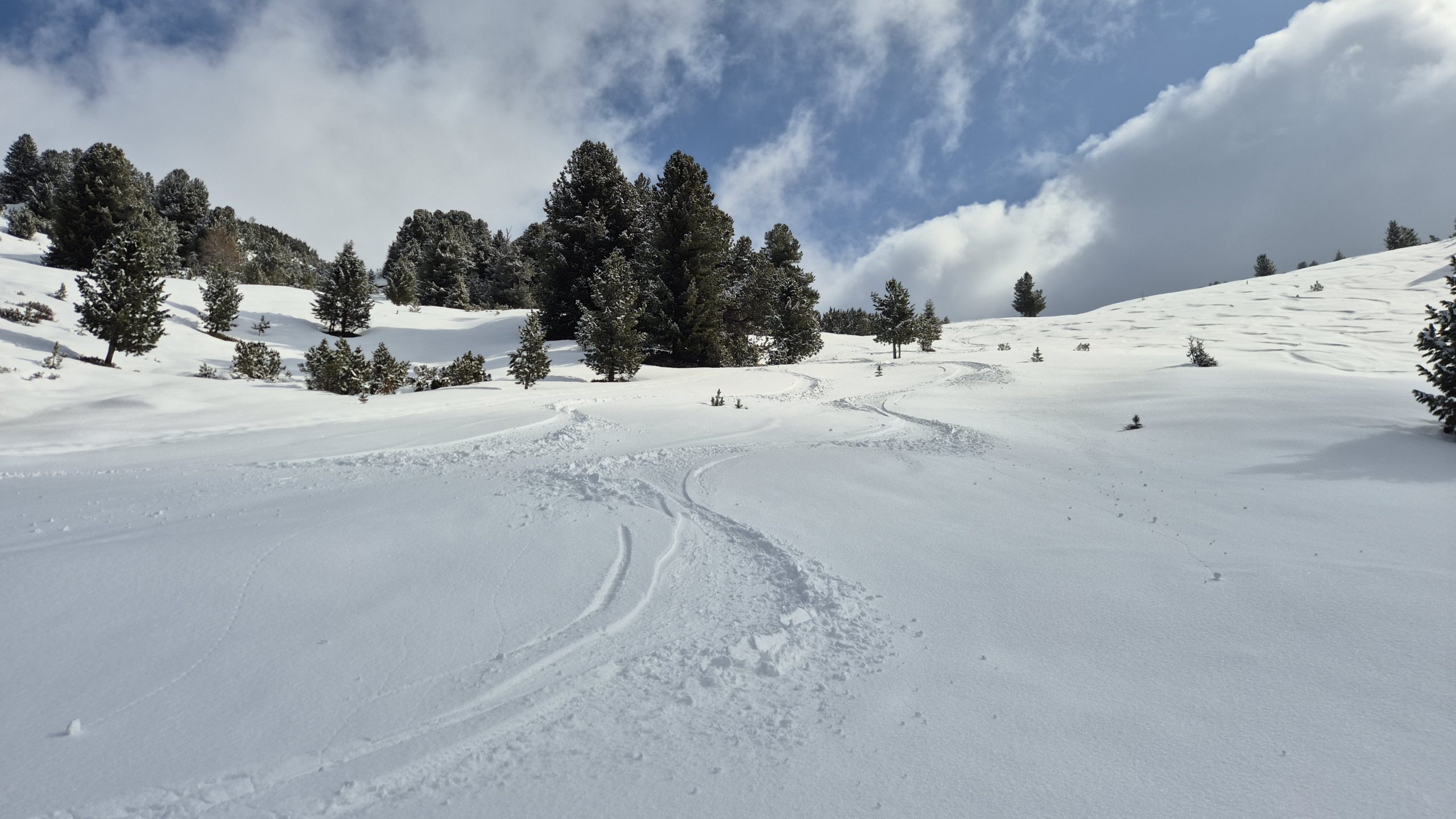 Der Frühling macht sich auch in der Lawinensituation bemerkbar und warum dauert das so lange mit dem Altschneeproblem?
